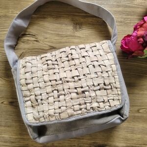 LAURA DI MAGGIO Gray Creme Suede Leather Shoulder Bag Purse Weave Flap T…